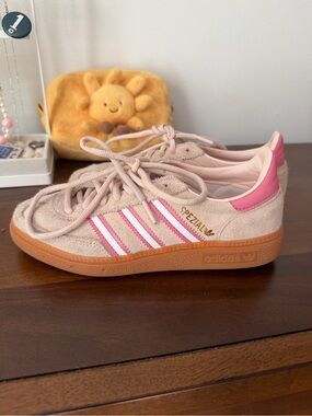 Adidas Spezial Suede Sneaker in Rose quartz